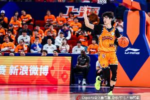 上海男篮夺冠！偰李永炜社交媒体分享胜利照片：我们成功了