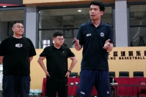 告别短暂假期与休整 球队重新集结&正式开练