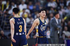 朱芳雨透露：徐杰、胡明轩因伤病被国家队调整 小胡膝盖受损