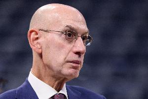 美媒报道:NBA收入未达预期,球员薪资将减少约5.5%,库里损失最高330万