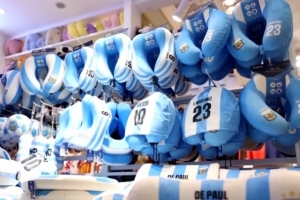 央视报道:义乌制造的世界杯周边产品占据全球市场70%份额
