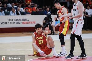 NBA球星杨瀚森13分钟内5投3中得分9分7篮板4次犯规 6罚3中及空篮不中