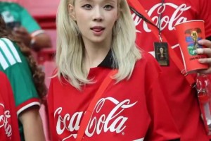 小恶魔系吐舌搞怪！韩国女星Winter现场为韩国加油