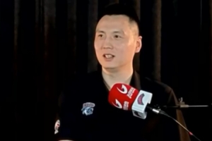 本赛季谁挑选的外援是你决定的?卢伟:感谢领导信任,这四位都是我挑选的。