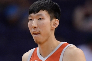杨毅:周琦称未曾到访马刺主场馆,此前一直在发展联盟毒蛇队打球