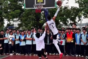 野球场文班亚马？！！！”