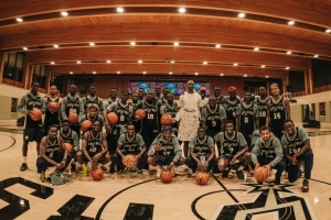 足球篮球互动！塞内加尔国家队访问NBA马刺队训练基地