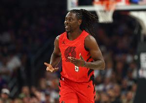 诚挚祝福！NBA官方向朱·霍勒迪献上36岁生日祝福