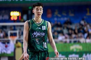 直播吧：同曦为郭昊文办理注销手续，助力其征战NBA夏季联赛