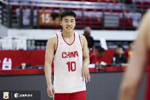 王俊杰仍是男篮4号位不可或缺,今晚只是手感稍逊