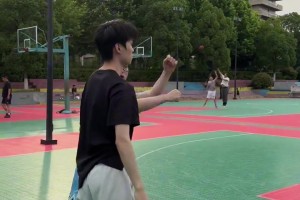 当你知道你兄弟所有的招式时，你和他单挑就是这样