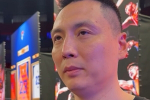 卢伟：李添荣近年在进攻端表现不错，个人防守方面还需提升