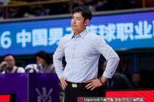 本赛季无缘季后赛！媒体称北控男篮主帅张庆鹏即将离职