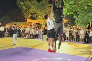 NBA凯尔特人队球星-杰伦布朗到铜鉴湖打球啦！