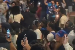 比赛还没打完！总决赛G3第三节，纽约警方提前疏散场外球迷！！