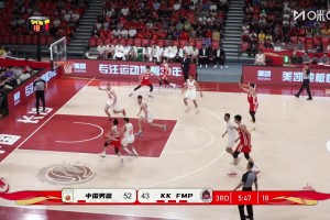 这速度也太快了！庞峥麟闪电突破强杀上篮2+1打成！！
